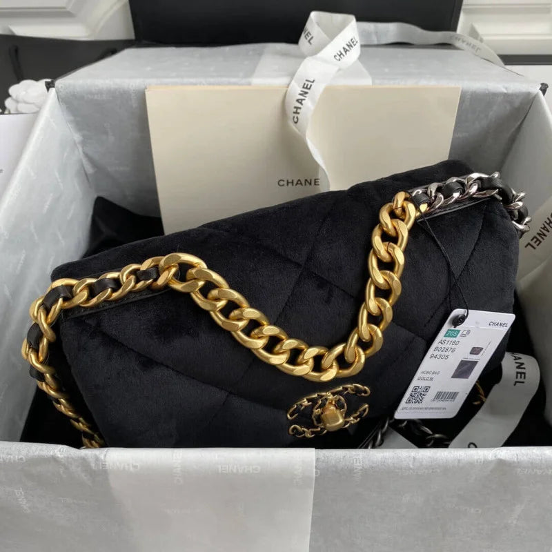 Small Velvet Flap Bag I8376