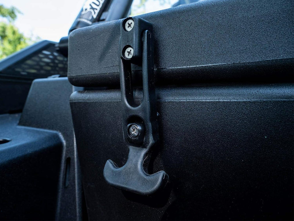 Insulated 30 Liters Cooler Cargo Box with Drain Plug R94415