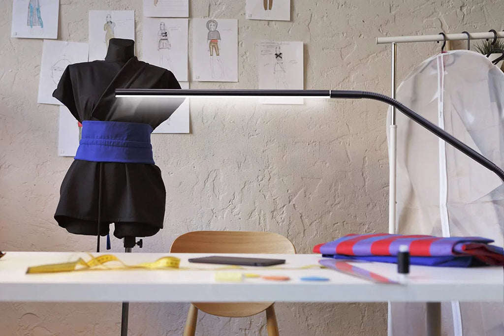 Black Table Lamp J7703